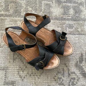 BORN black leather platform shoes size 7